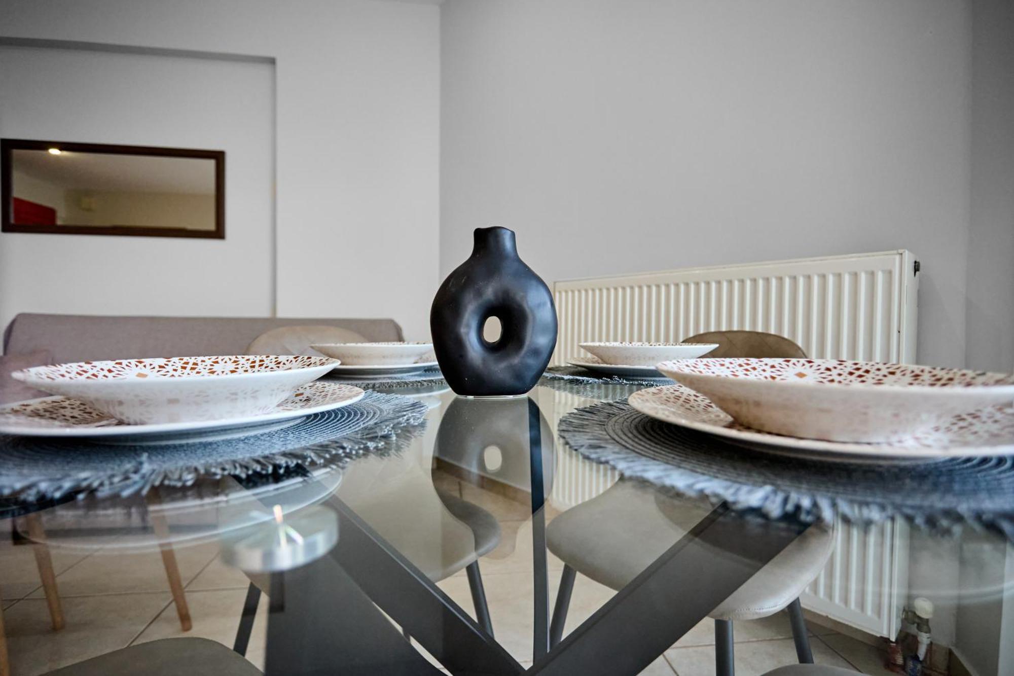 Chios Town Apartment - Heart Of Chios Town With 2 Minute Walk To The Beach Exterior photo